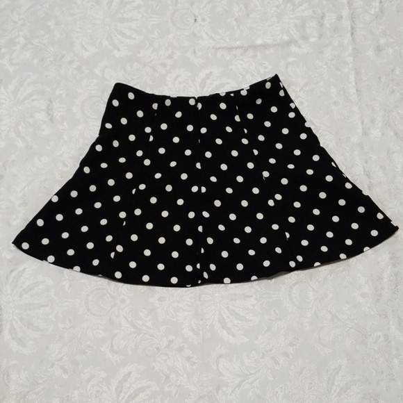 Stylish Polka Dot Skirt - Picture 3 of 8
